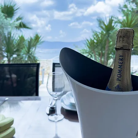 Πανσιόν Luxury Beachfront Matista