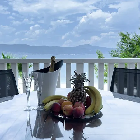 Luxury Beachfront Matista * Traù