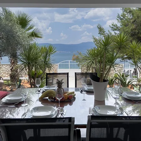 Luxury Beachfront Matista Traù
