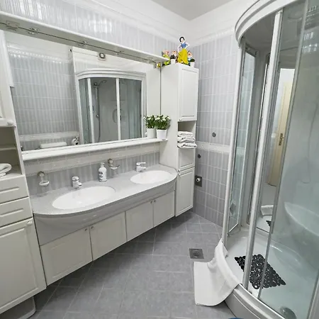 Affittacamere Luxury Beachfront Matista *