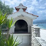 Luxury Beachfront Matista Πανσιόν